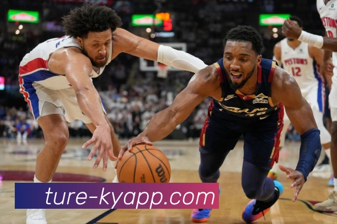 火箭马刺强强对话一触即发 NBA常规赛焦点大战谁能抢占季后赛竞争先机 火箭马刺强强对话一触即发 NBA常规赛焦点大战谁能抢占季后赛竞争先机